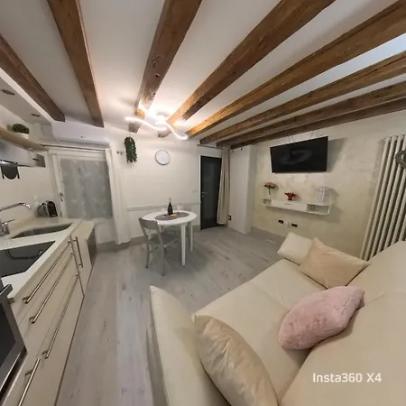 La Corticella Biennale Apartament *